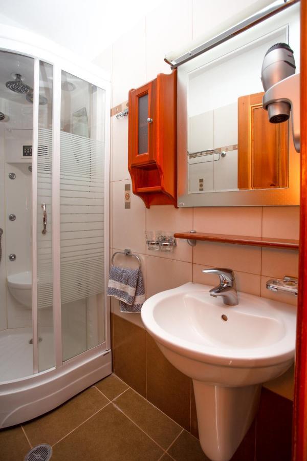 Hotel Adonis Metsovo Buitenkant foto